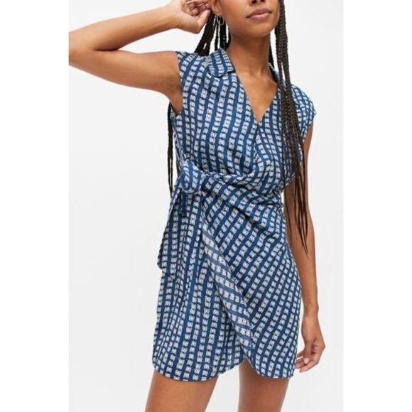 New Urban Outfitters Butterfly Wrap Mini Dress Size S - Picture 3 of 8